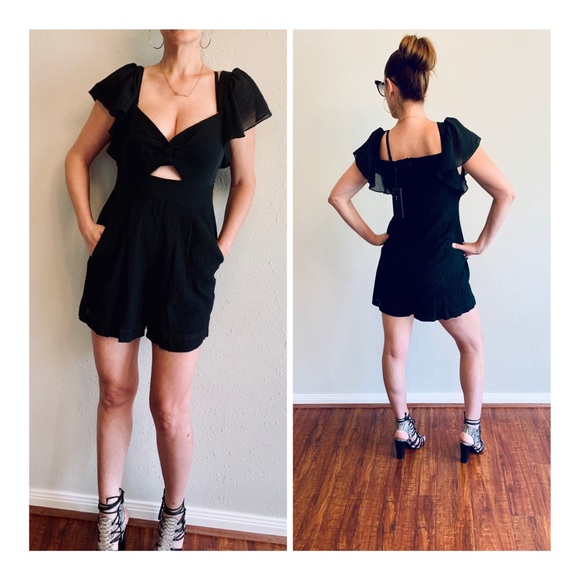 BCBGMaxAzria Women’s Black Short Sleeve Cocktail Romper Size Medium NWT - Picture 3 of 7